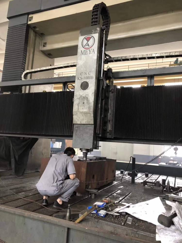 一起跟着北京起重搬运公司了解自行杆式起重机